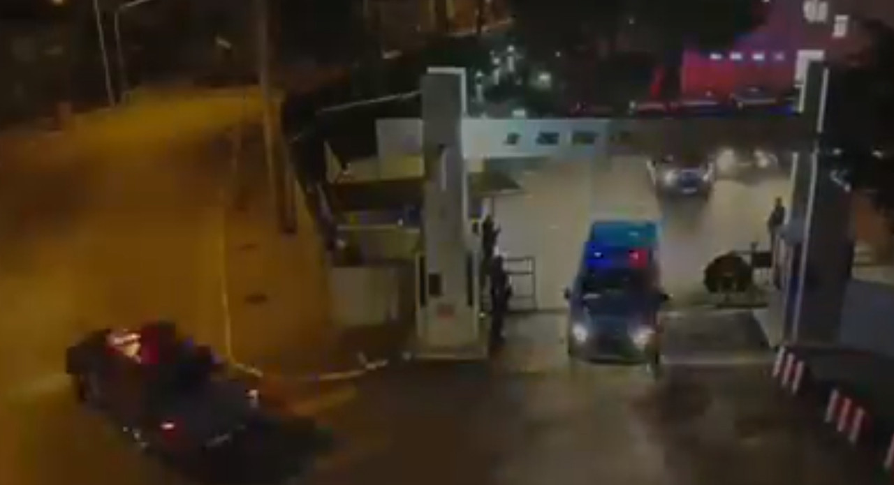 Balıkesir merkezli 2 ilde jandarma tarafından düzenlenen “Mahzen-31” operasyonlarında bir organize suç örgütü daha çökertildi. Operasyonlarda elebaşının da içerisinde bulunduğu organize suç örgütü üyesi 8 şüpheli yakalandı.