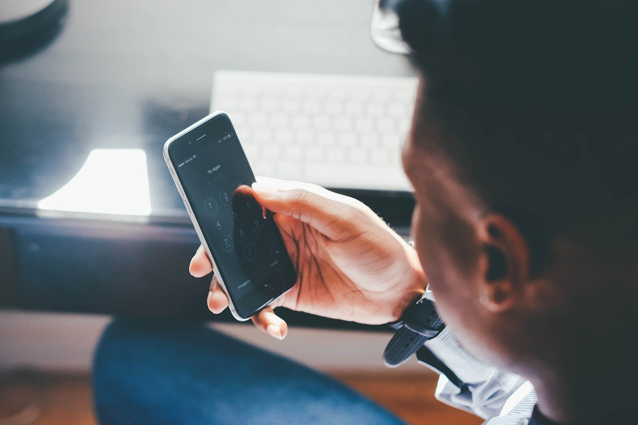 Yurt dışında satın alınan telefonlara bir sınırlama daha getirildi. Buna göre, yurt dışından ikinci bir telefon getirilemeyecek.