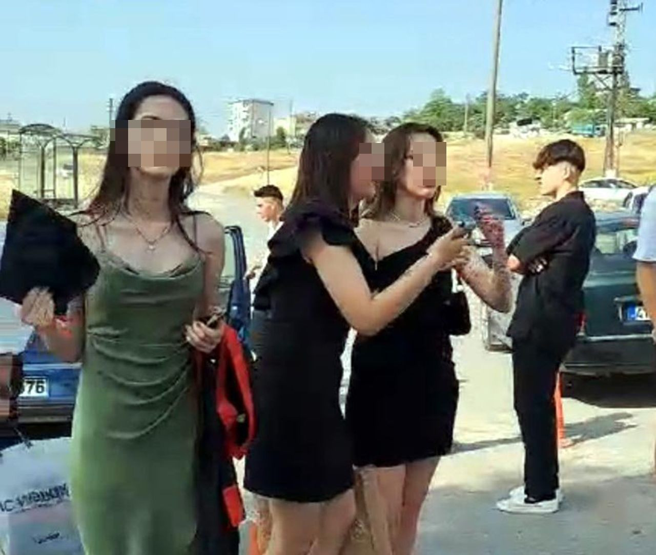 Türkiye Kocaeli'nde bir lisede mezuniyet törenine gitmek isterken 