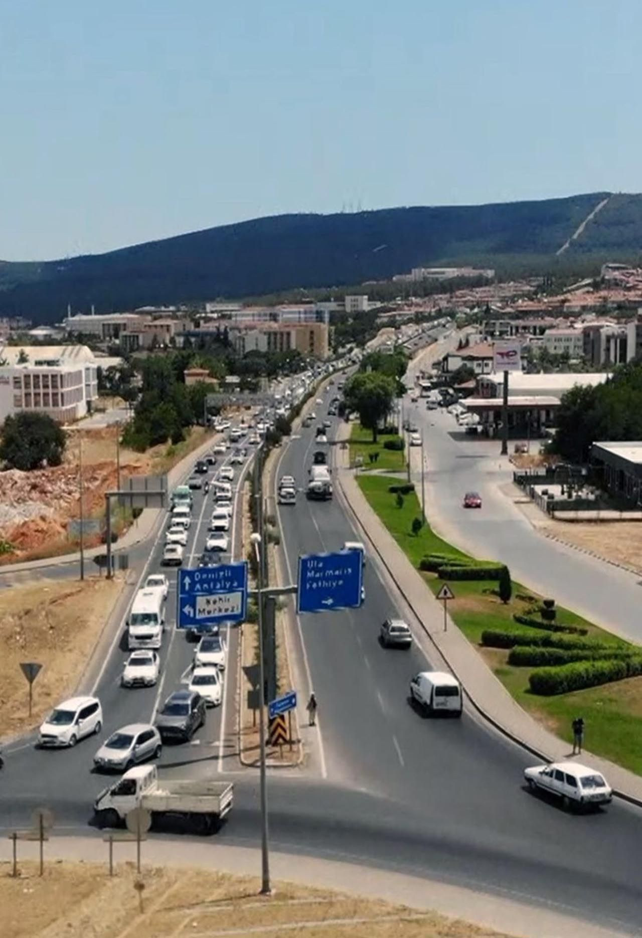 Tatilcilerin dönüş çilesi başladı