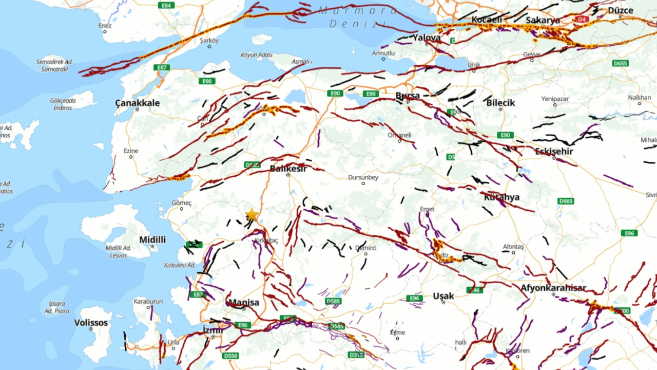 Manisa'da büyük deprem: İzmir'den de hissedildi