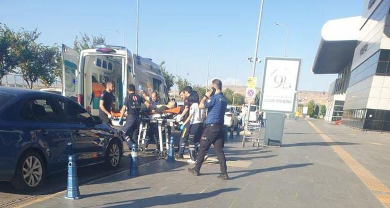 Havalimanı'nda polis, polisi vurdu