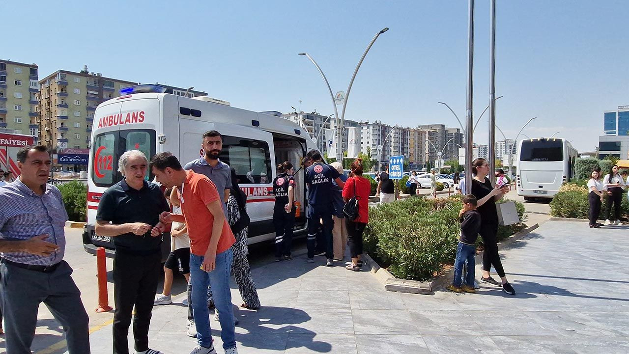 AVM'de yangın paniği: Yaralılar var