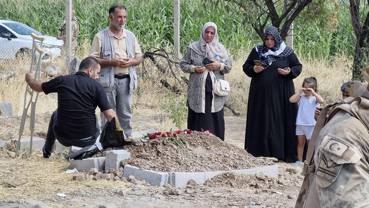 3 Bakan Narin'in mezarına gidiyor