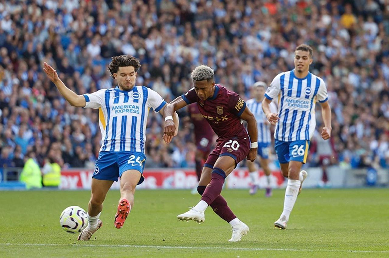 Dev maç öncesi Brighton'da Ferdi Kadıoğlu kararı