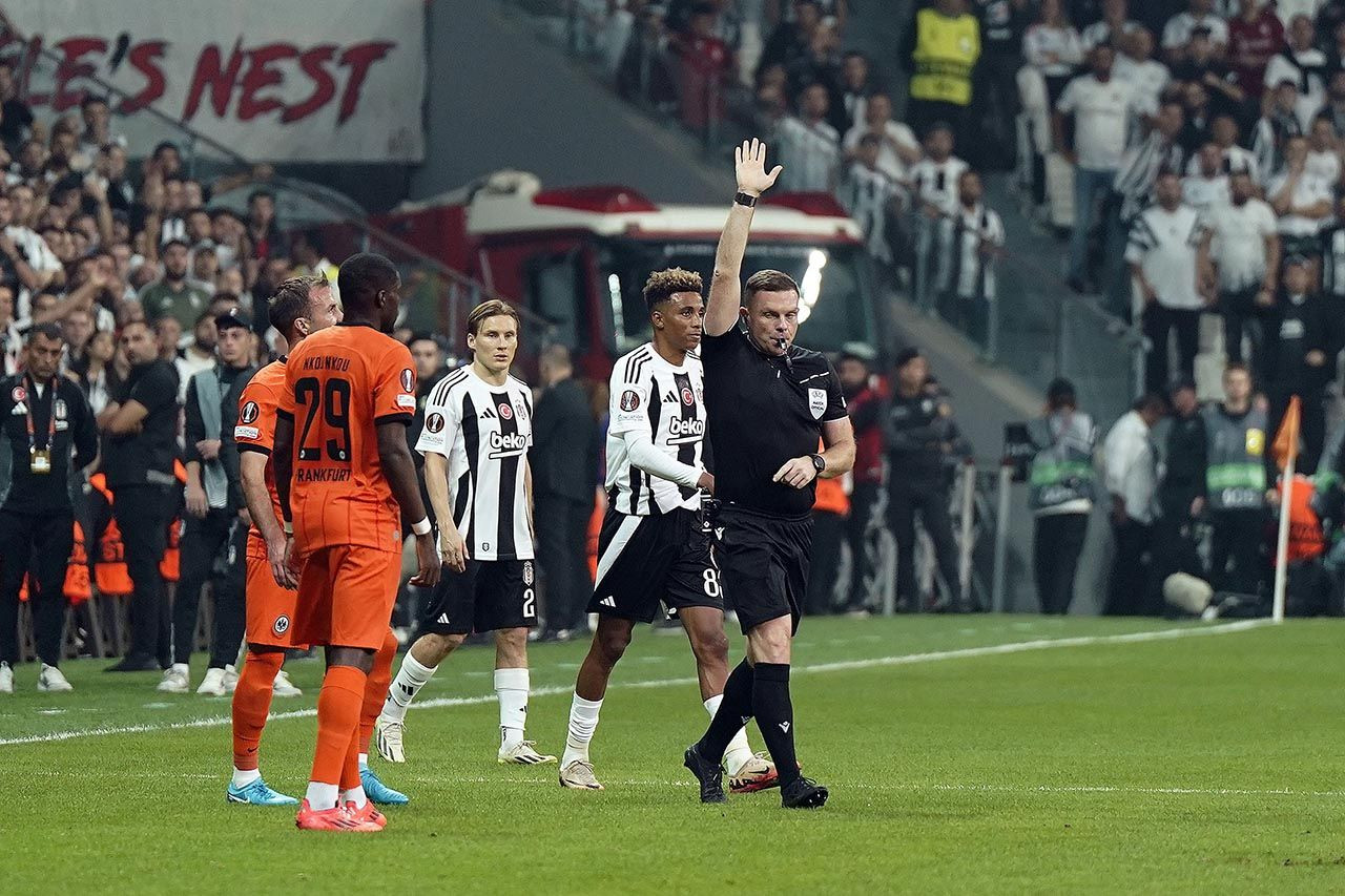Beşiktaş kendi evinde yıkıldı