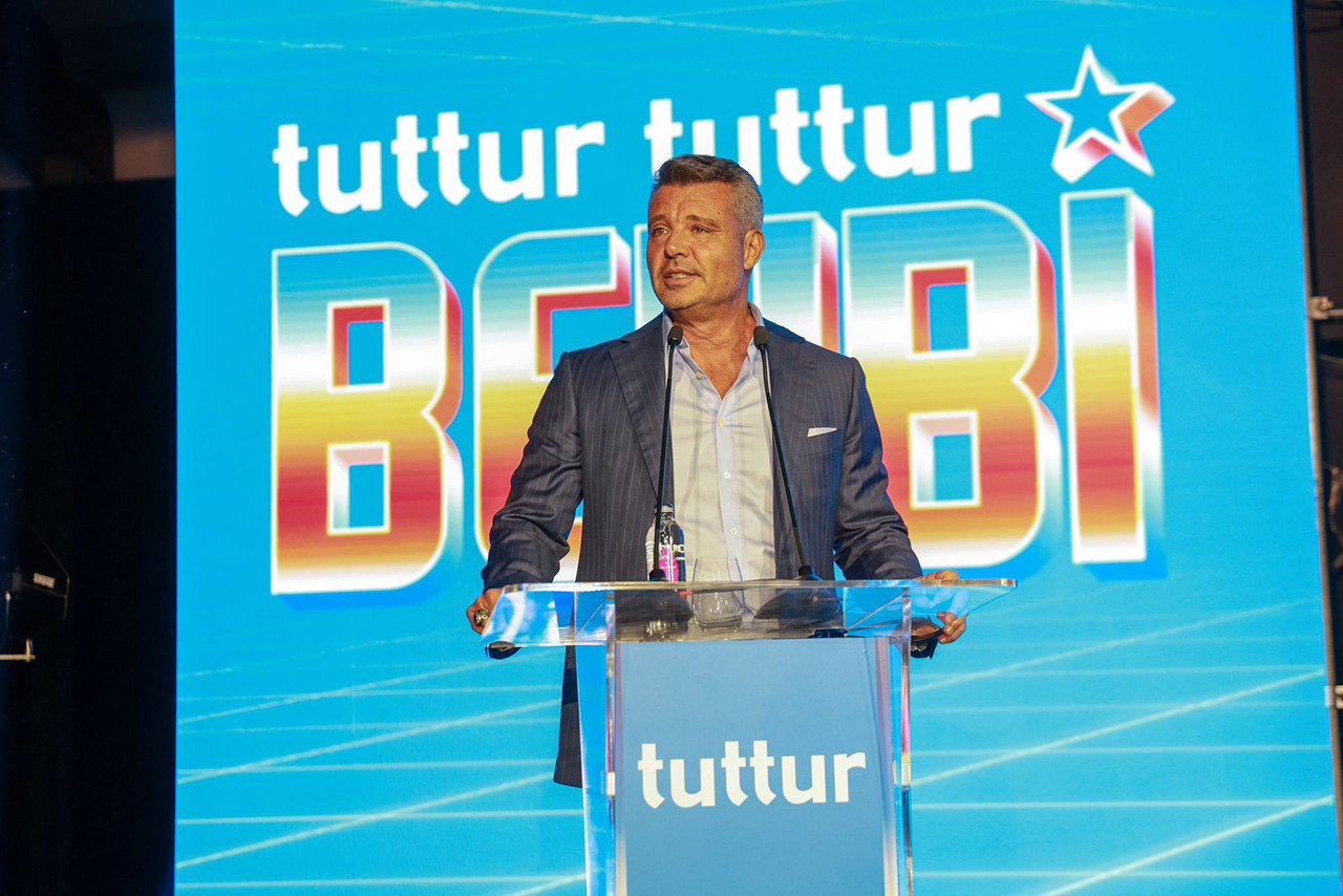 Türkiye’nin öncü yasal bahis platformu Tuttur, yeni yönetimini ve dikkat çeken “Tuttur Beybi” reklam kampanyası ile birlikte sektöre iddialı bir geri dönüş yaptı.
