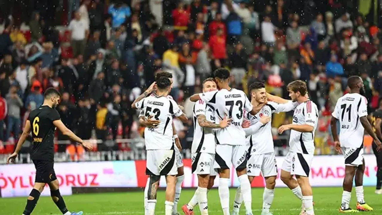 Van Bronckhorst yönetimindeki Beşiktaş Avrupa devlerini devirdi