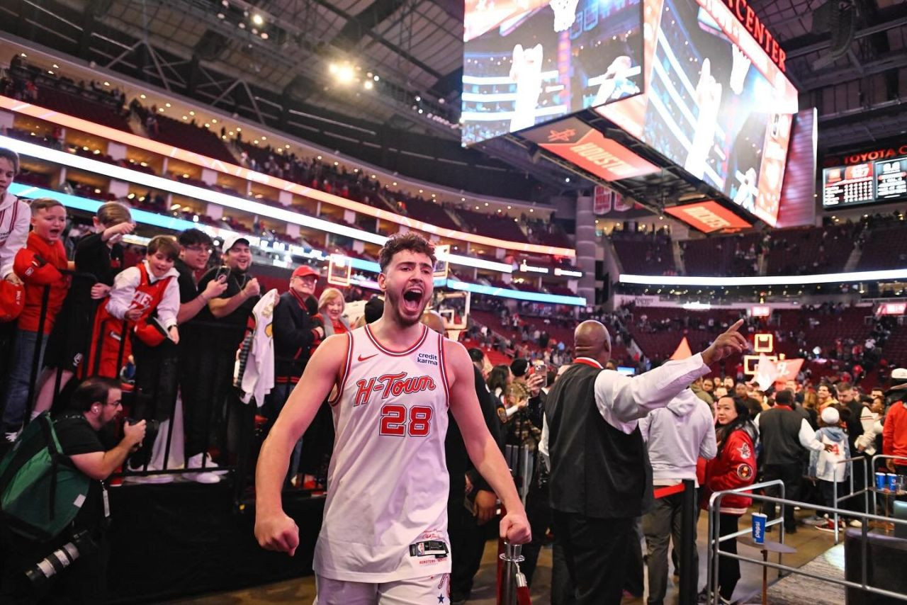 NBA'de Alperen Şengün şov devam ediyor: 27 sayı, 17 ribauntla double-double yaptı