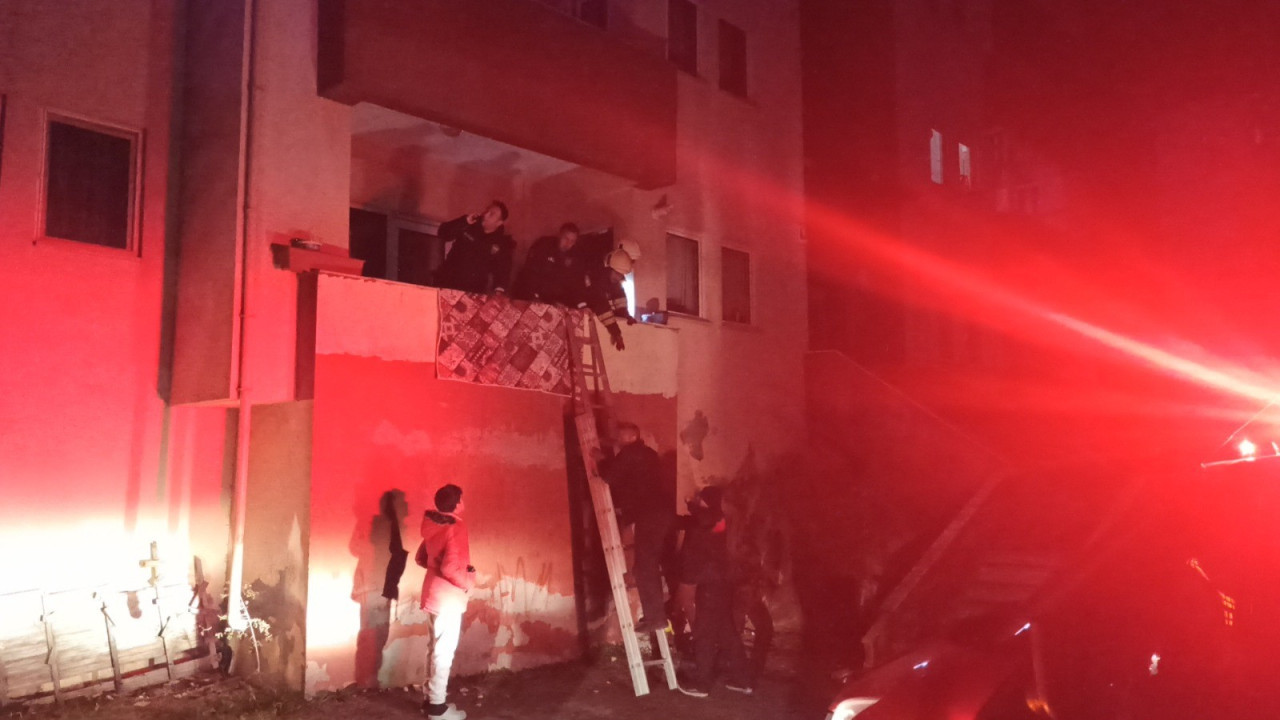 Konya'nın Seydişehir ilçesinde 4 katlı bir apartmanın zemin katının mutfak kısmında çökme meydana geldi, olay sonrası bina boşaltıldı.