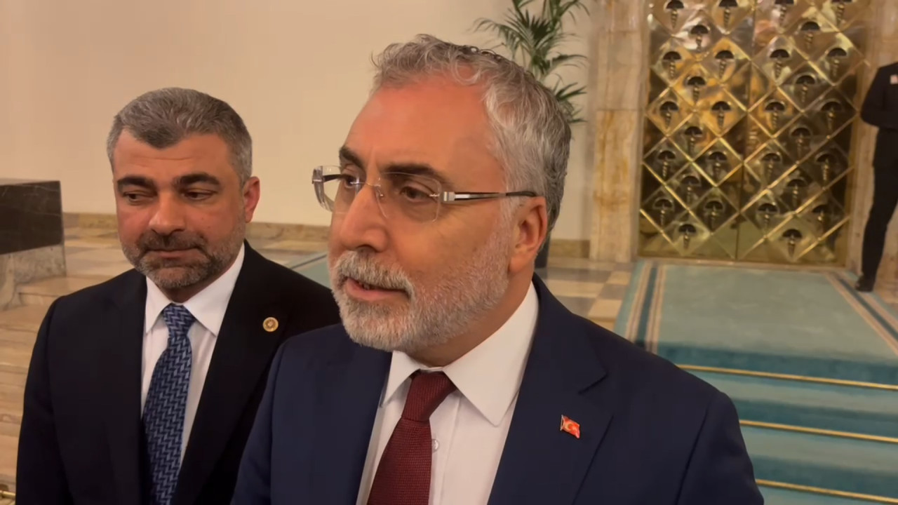 Asgari Ücret Tespit Komisyonu'nun üçüncü toplantısı 19 Aralık Perşembe günü yapılacak. Bakan Işıkhan, ''Önümüzdeki hafta içinde neticelendirmeyi düşünüyoruz. Ücret tekliflerinin komisyona gelmesini bekliyoruz'' dedi.