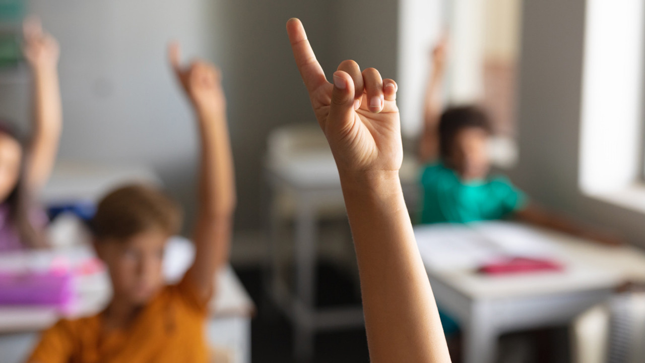 Okullarda ara tatil kaldırlıyor mu? Bakan Tekin canlı yayında yanıt verdi