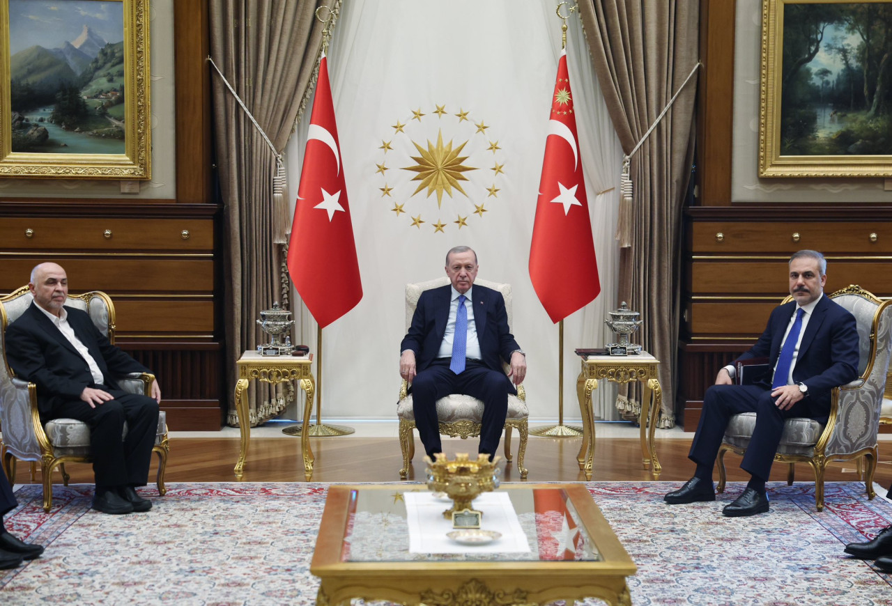 Cumhurbaşkanı Erdoğan, Hamas heyetini Cumhurbaşkanlığı Külliyesi'nde kabul etti.