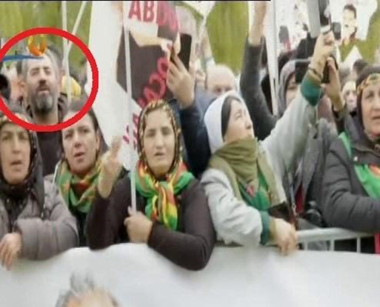 Eli kanlı bölücü terör örgütü PKK/KCK'nın Fransa yapılanmasında yer aldığı tespit edilen terörist MİT ve İstanbul Emniyet Müdürlüğünün ortak operasyonuyla İstanbul'da yakalandı.