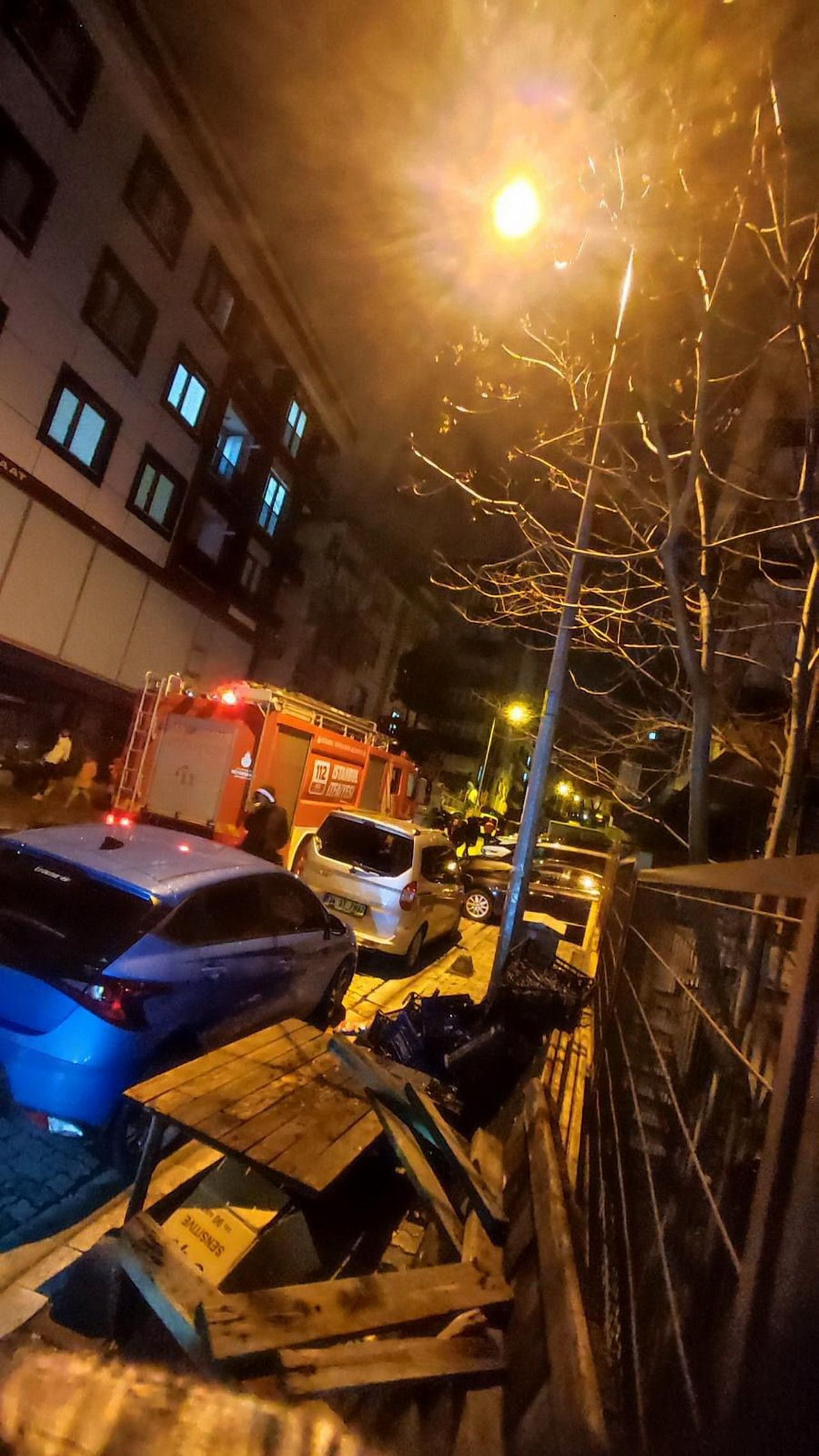 İstanbul'da duvarları çatlatyan 7 katlı bir bina daha boşaltıldı