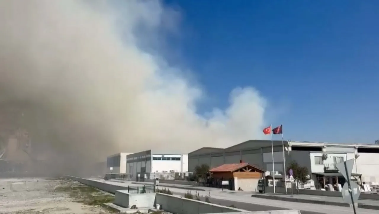 Aydın'da fabrikada büyük yangın