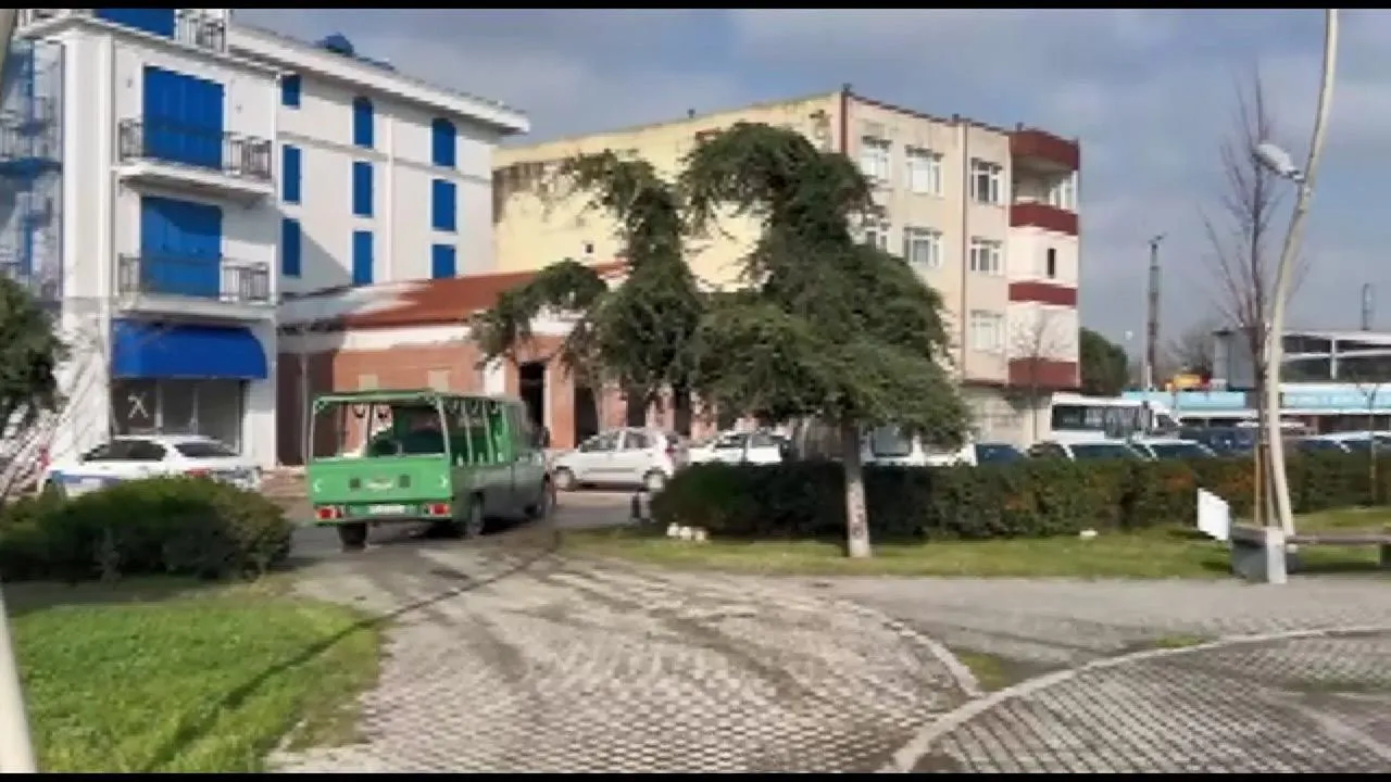 Parkta donarak can verdi