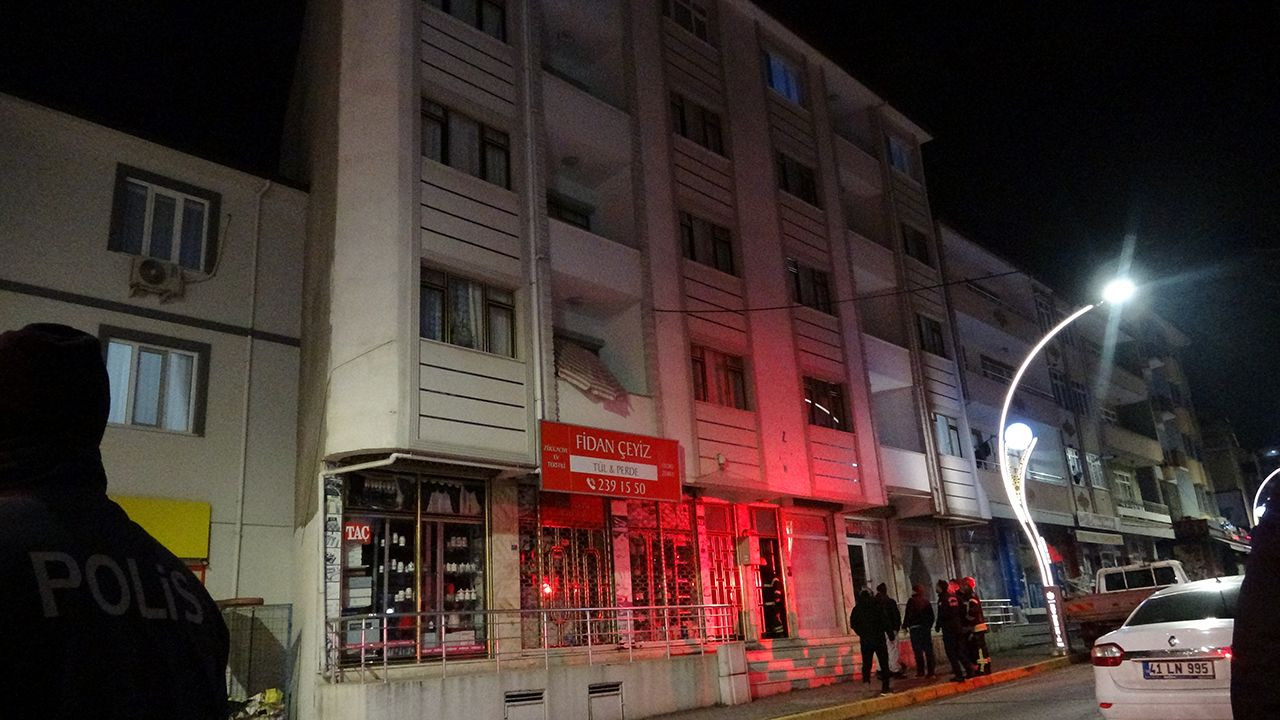 Geceyarısı büyük panik: 5 katlı bina tahliye edildi