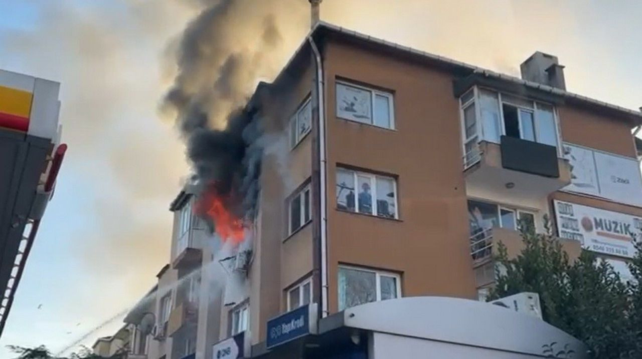 İstanbul'da 5 katlı bir binada yangın paniği