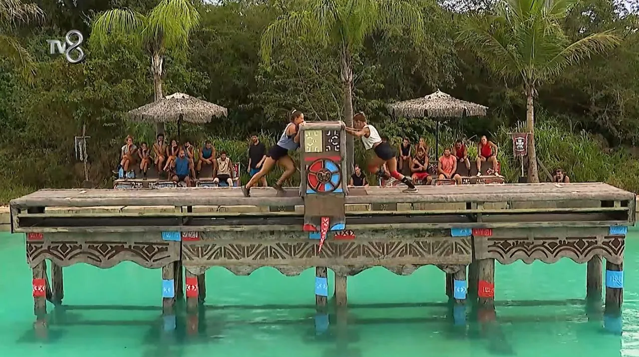 Survivor'da Tuğba ve Elif yarışırken yürekler ağızlara geldi!