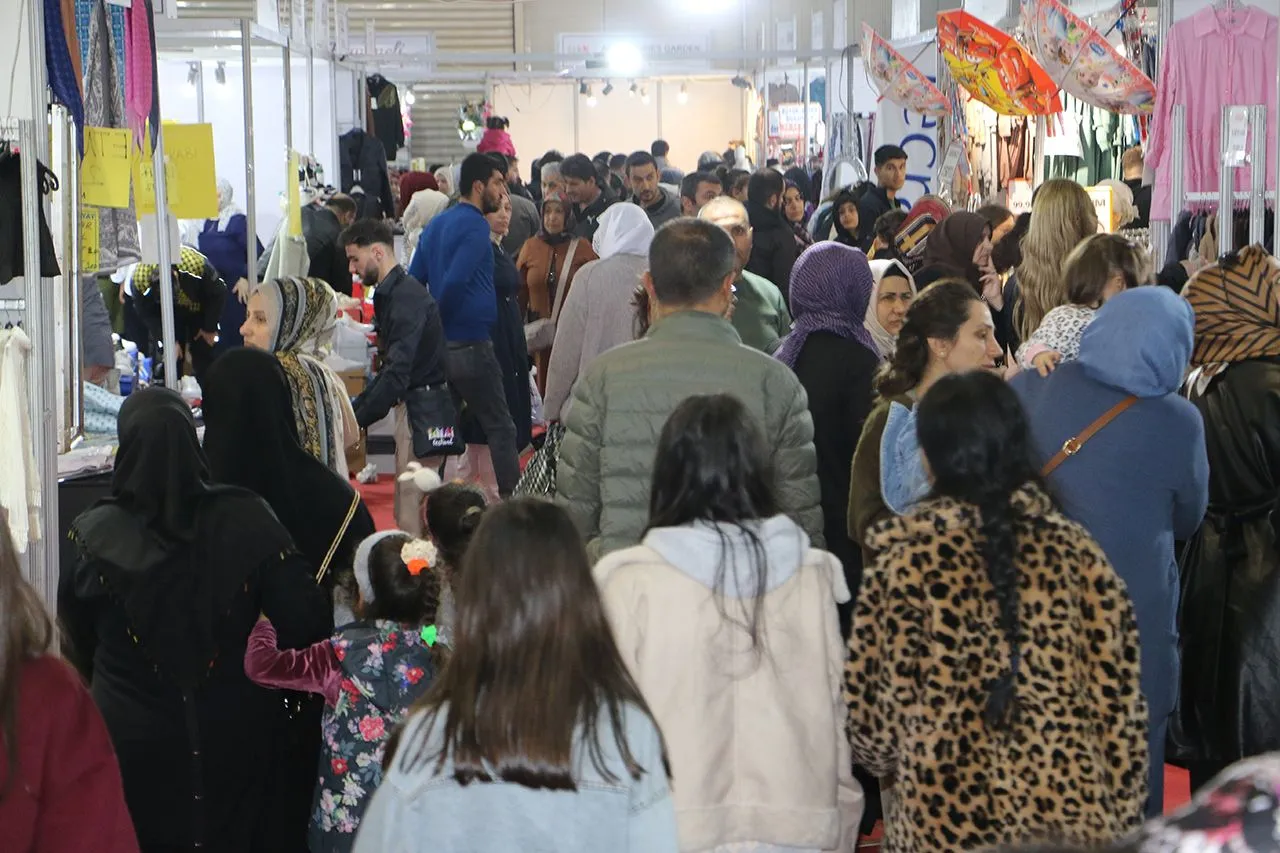 ''Festivalde yüzde 70 indirim var''ı duyan soluğu burada aldı
