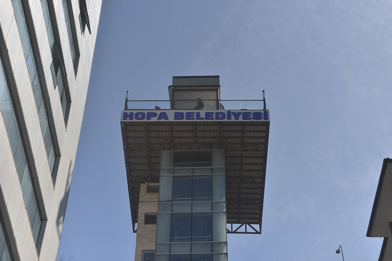 Bu dev asansör sayesinde 2 mahalleyi birbirine bağladılar
