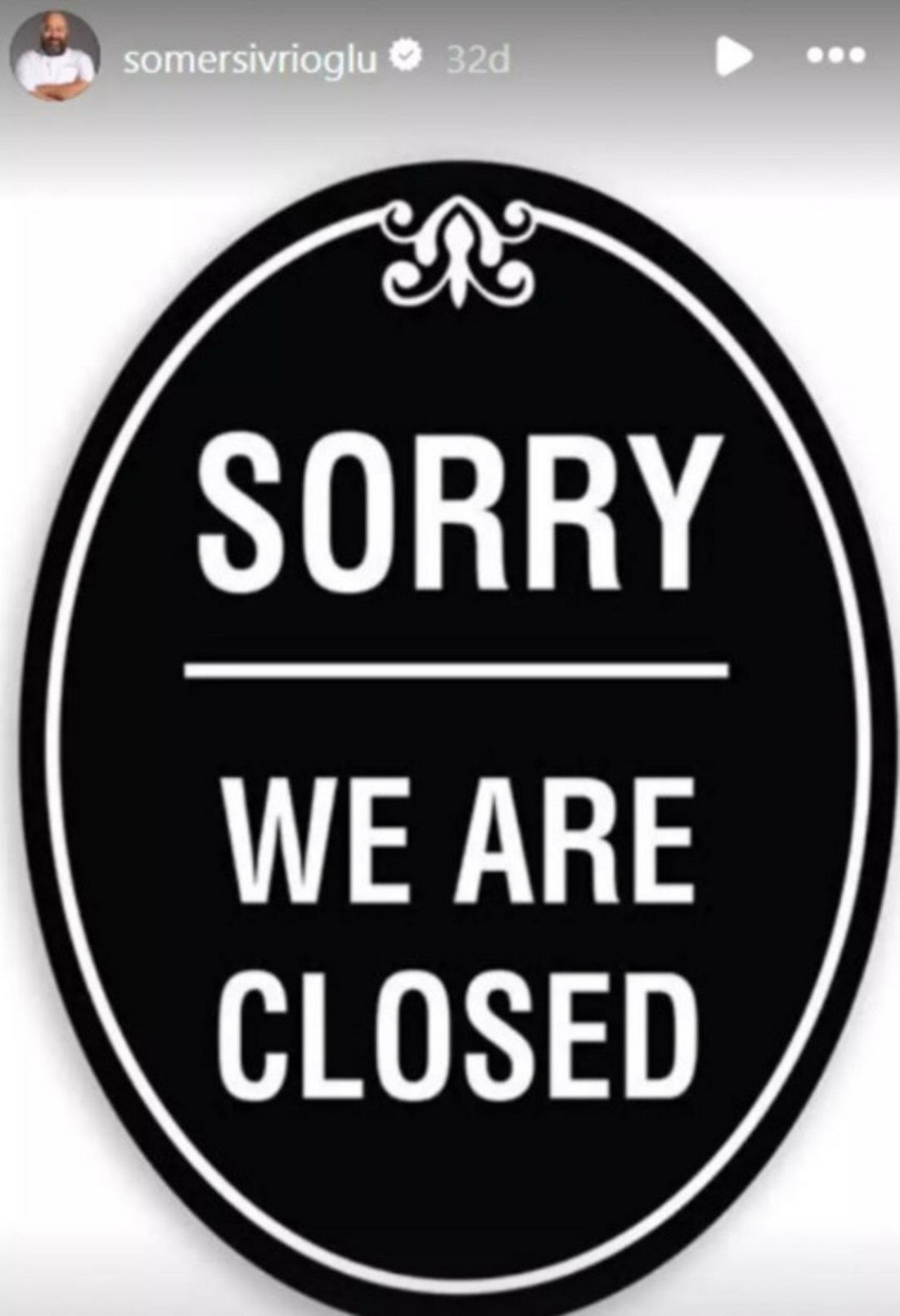 Sivrioğlu'nun 2 Nisan günü dükkanının kapalı olması ve ''Sorry. We are closed'' paylaşımı yapması boykota destek olarak yorumlanmıştı. 