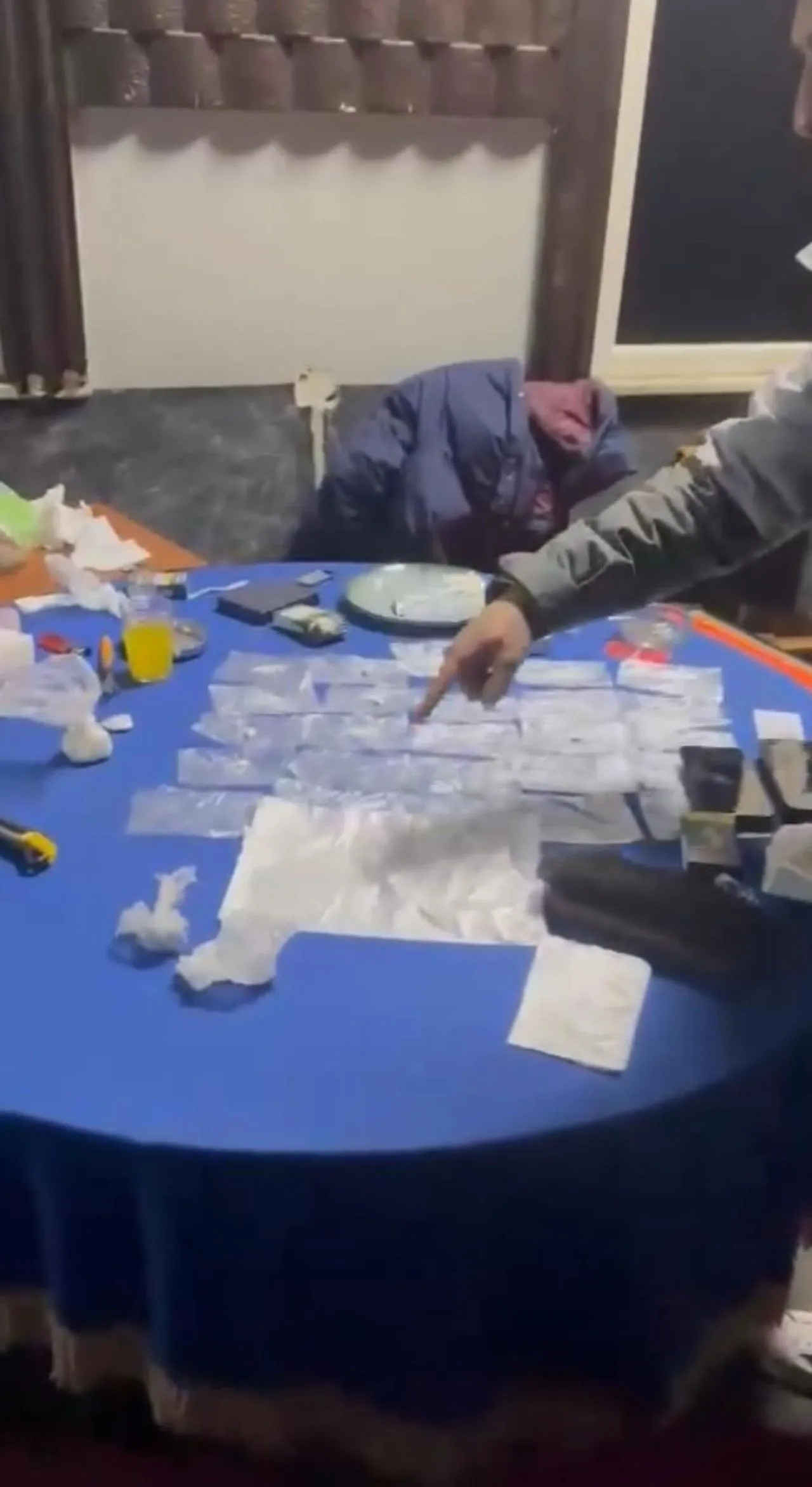 İstanbul'un göbeğinde kahveye kumar baskınından çıkanlara polis de inanamadı