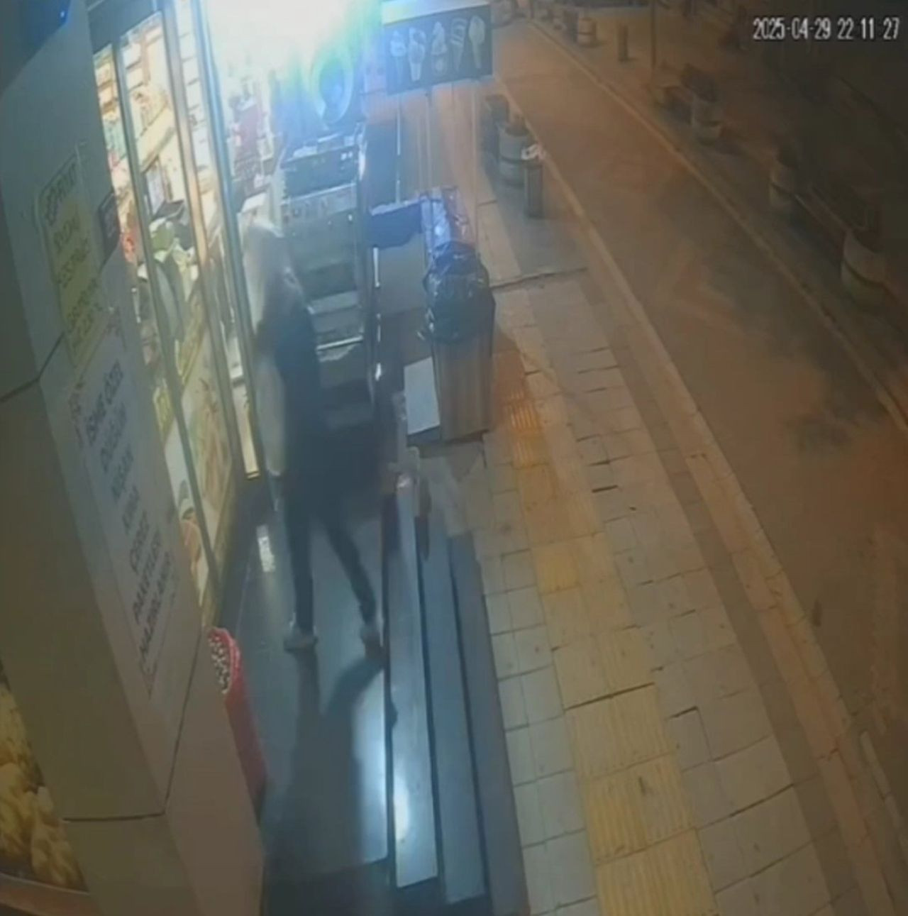 İstanbul'un vicdan hırsızı kamerada: 3-5 kuruş için değer miydi ?