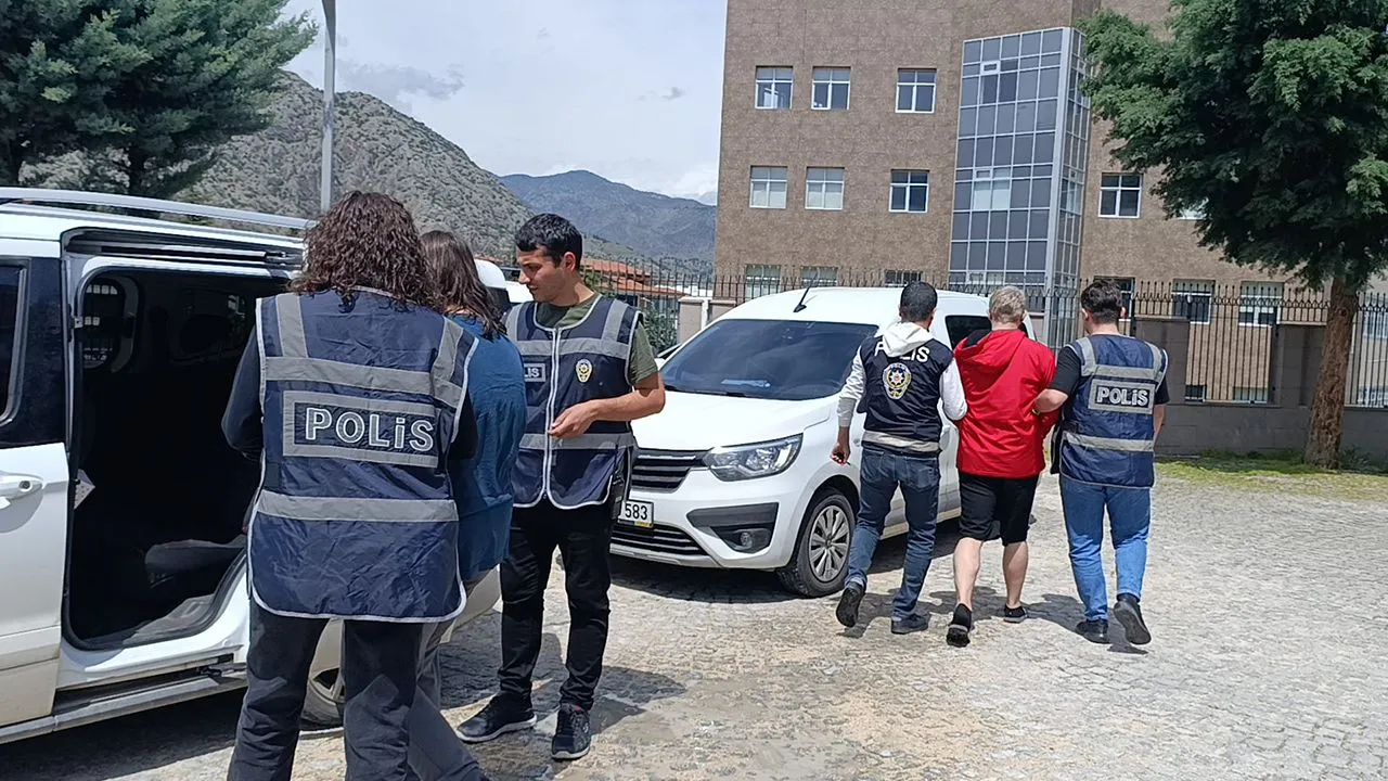 Çelik kasayı çalanlar tanıdık çıktı: Yaşlı adam şüphelileri görünce hayatının şokunu yaşadı