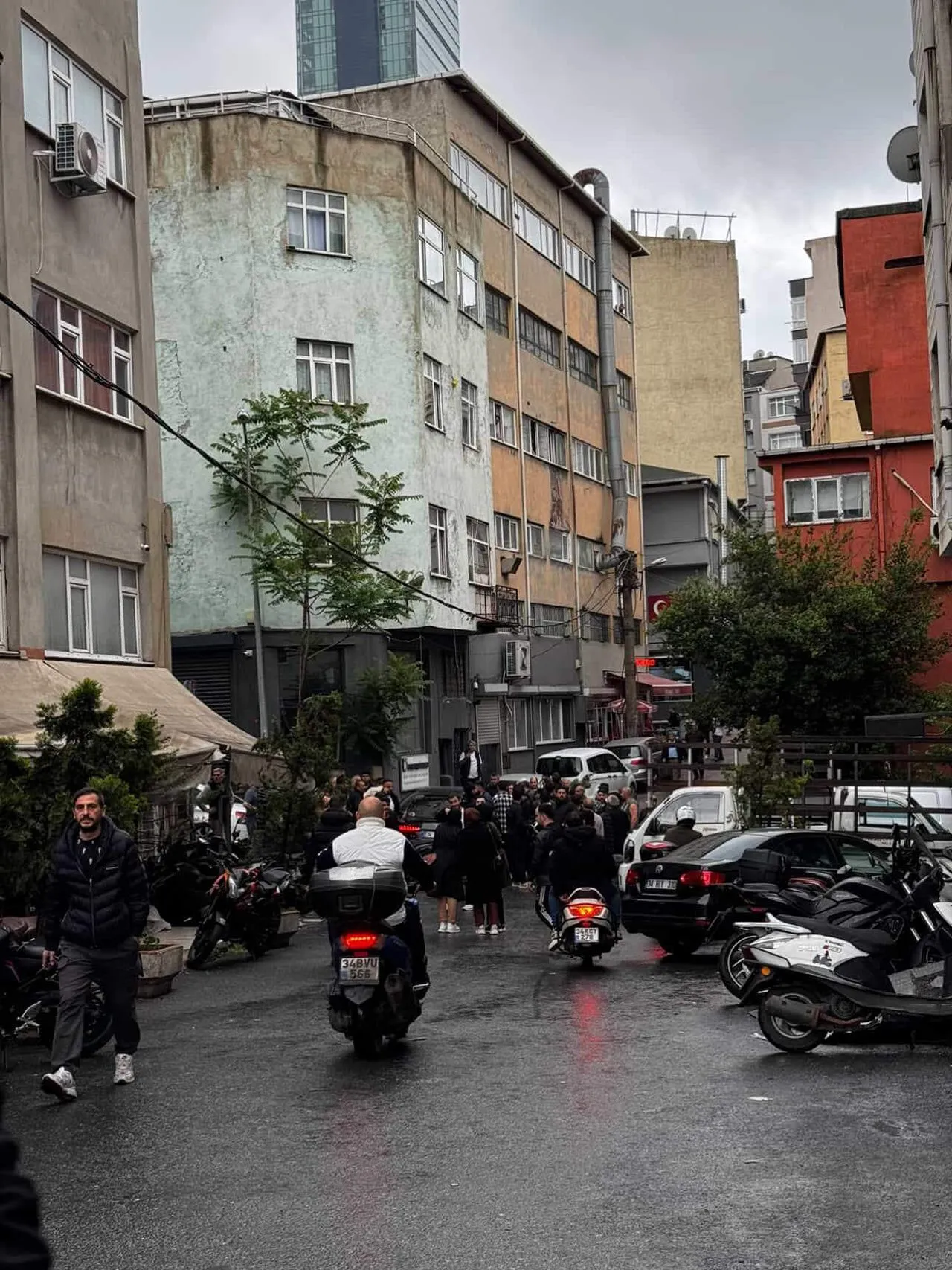 İstanbul'da güpegündüz silahlı pusu: Kurşun yağmuruna tutup öldürdüler
