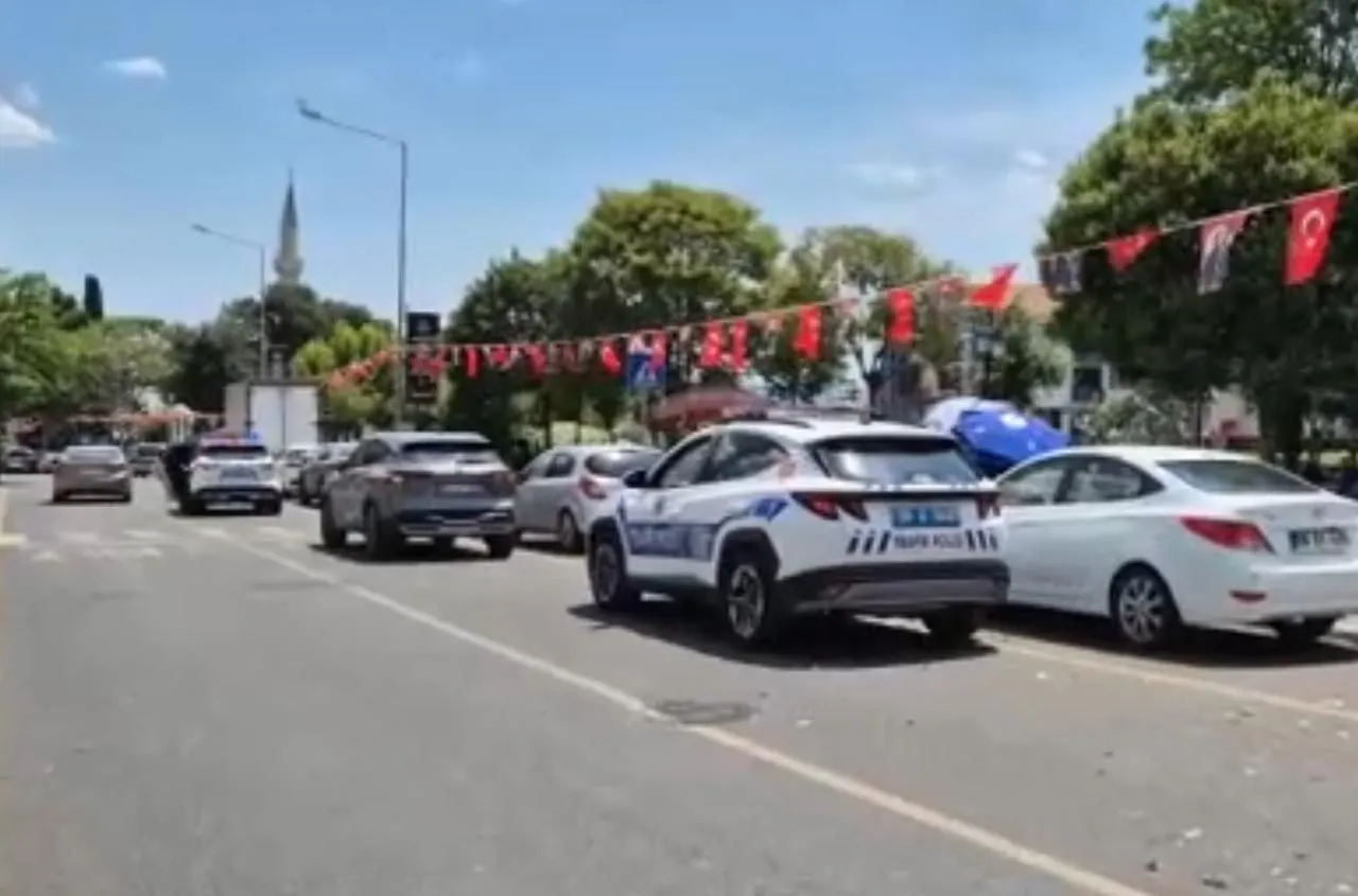Trafiği felç eden sürücüler yandı! Sokak sokak dolaşıp PTS ile ceza kesiyorlar