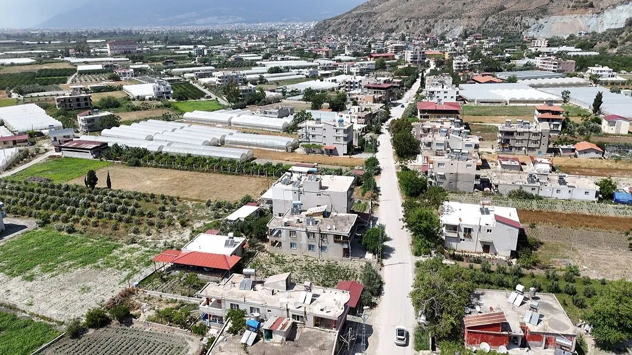 Asrın felaketinde yerle bir olan Hatay'da kuduz alarmı: Karantinalar başladı