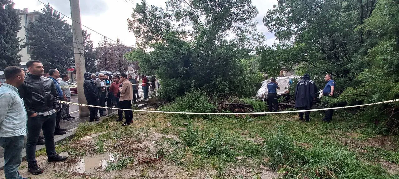 Malatya'da tek katlı ev çöktü: Yaralılar var