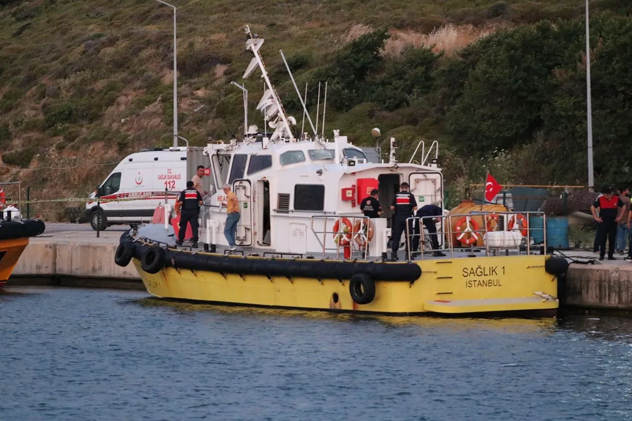 Çanakkale'de sağlık botunda patlama: Ölü ve yaralılar var