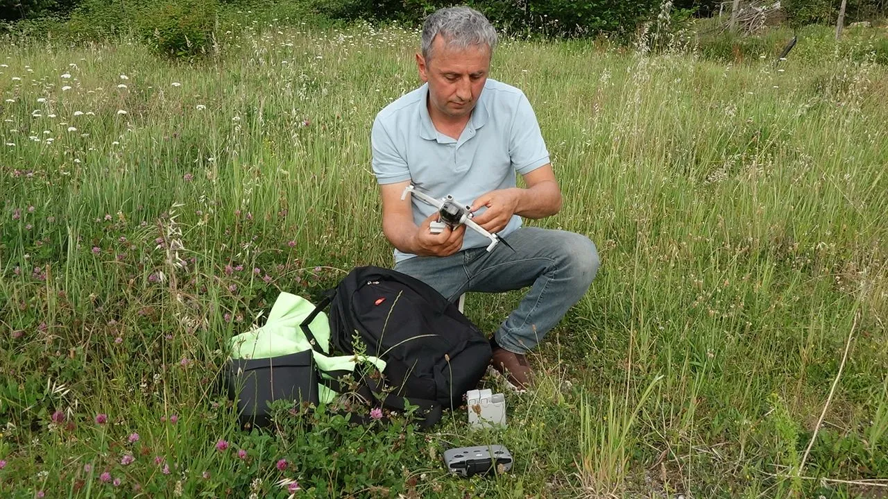 Karadenizli öğretmen dronuyla yatağa bağımlı meslektaşının gözleri oldu