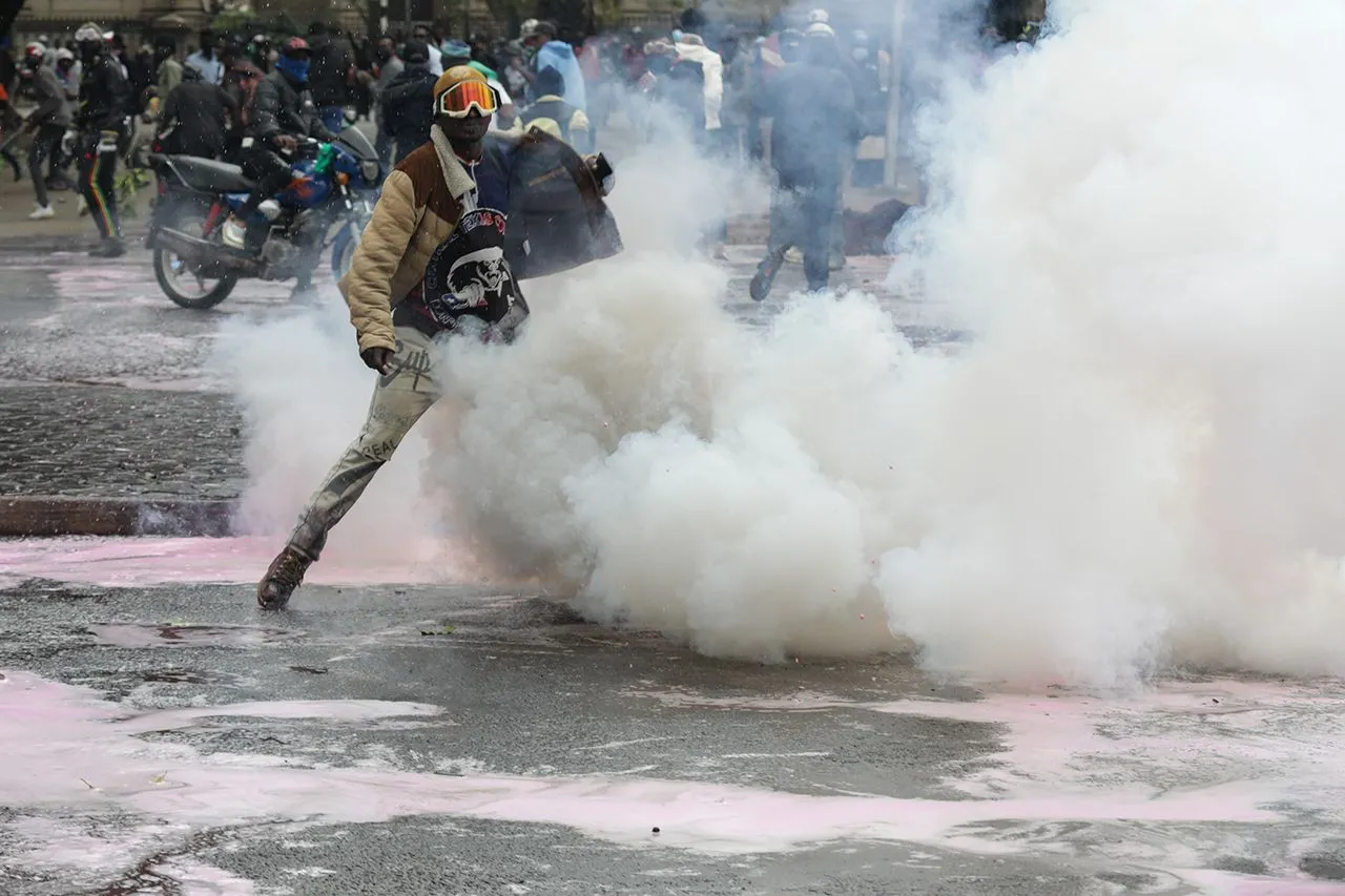 Kenya'da vergi yasası tepkisi için halk sokağa döküldü: Onlarca yaralı var