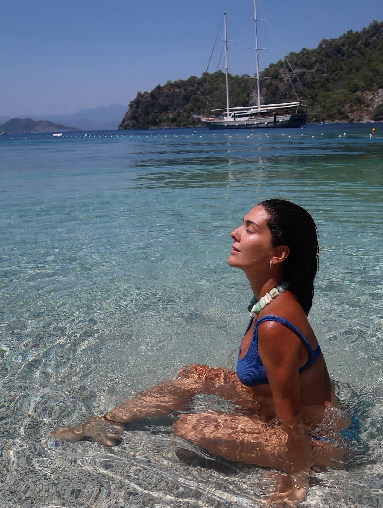 Tam 25 kilo birden vermişti... Bergüzar Korel'in tatil paylaşımları olay oldu.