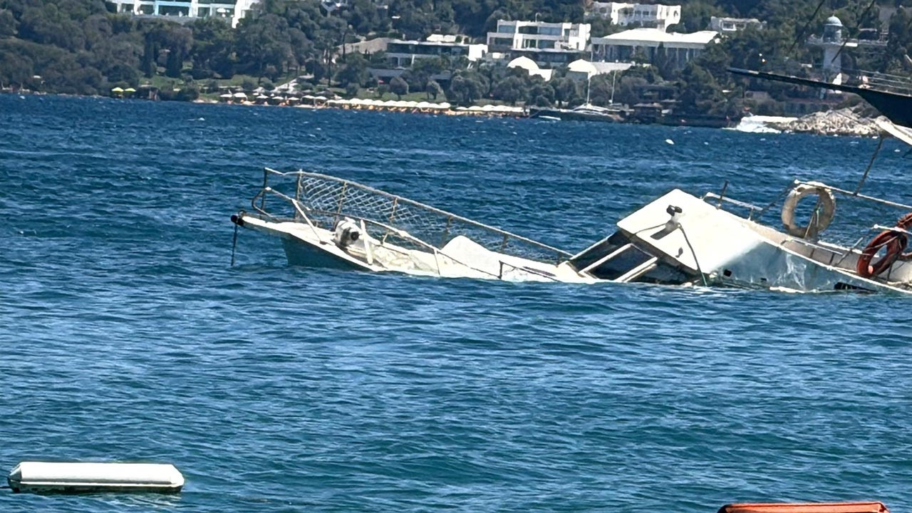 Ünlü tatil cennetinde tekne battı