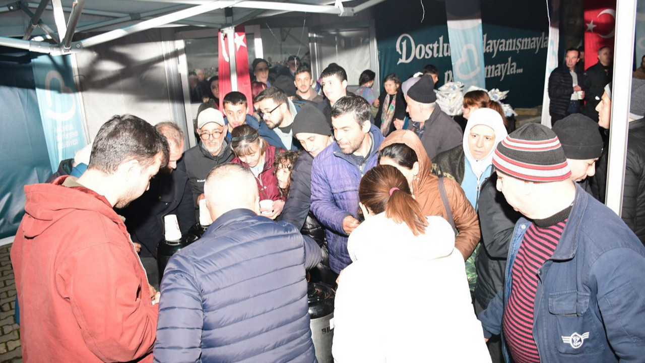 Balıkesir Büyükşehir, ilk iftarını vatandaşlarıyla gerçekleştirdi