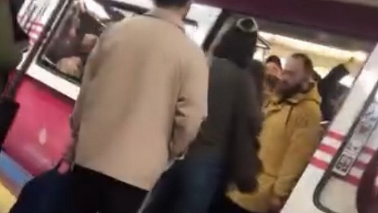 İstanbul metrosunda teknik arıza seferleri durdurdu!
