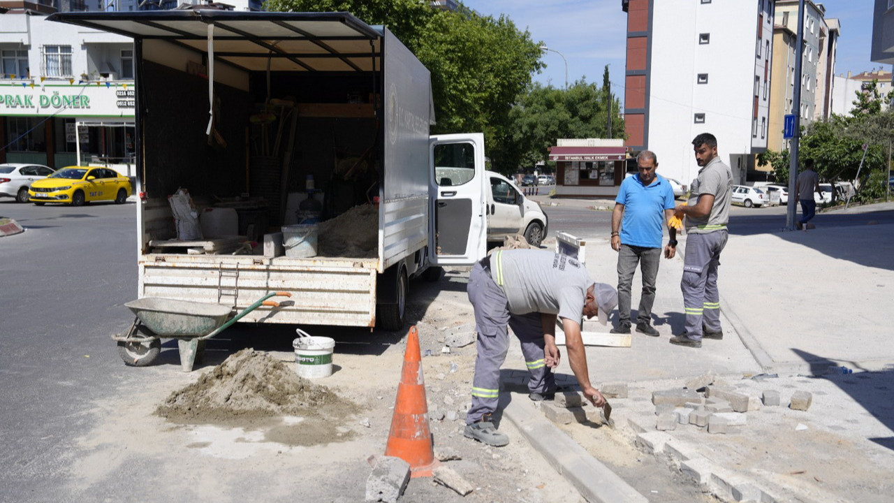Kartal'da devam eden yol bakım ve tretuvar yenileme çalışmaları