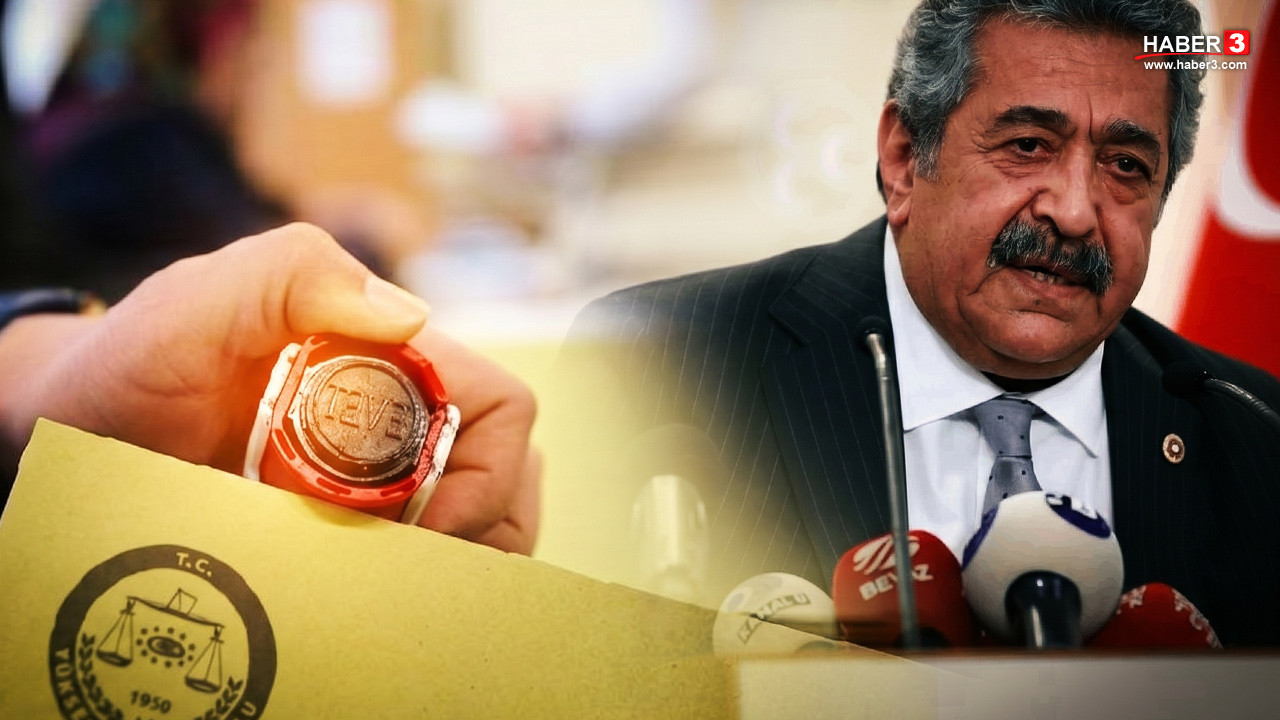 MHP Genel Başkan Yardımcısı Feti Yıldız konuşma yaparken