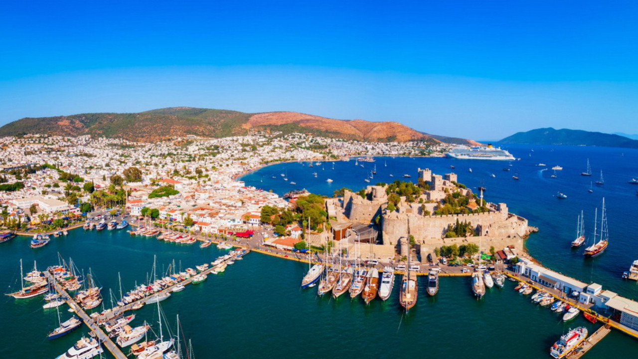 Bodrum Limanı'nda 24 saat kesintisiz hizmet uygulamasının başladığını gösteren bir görsel.