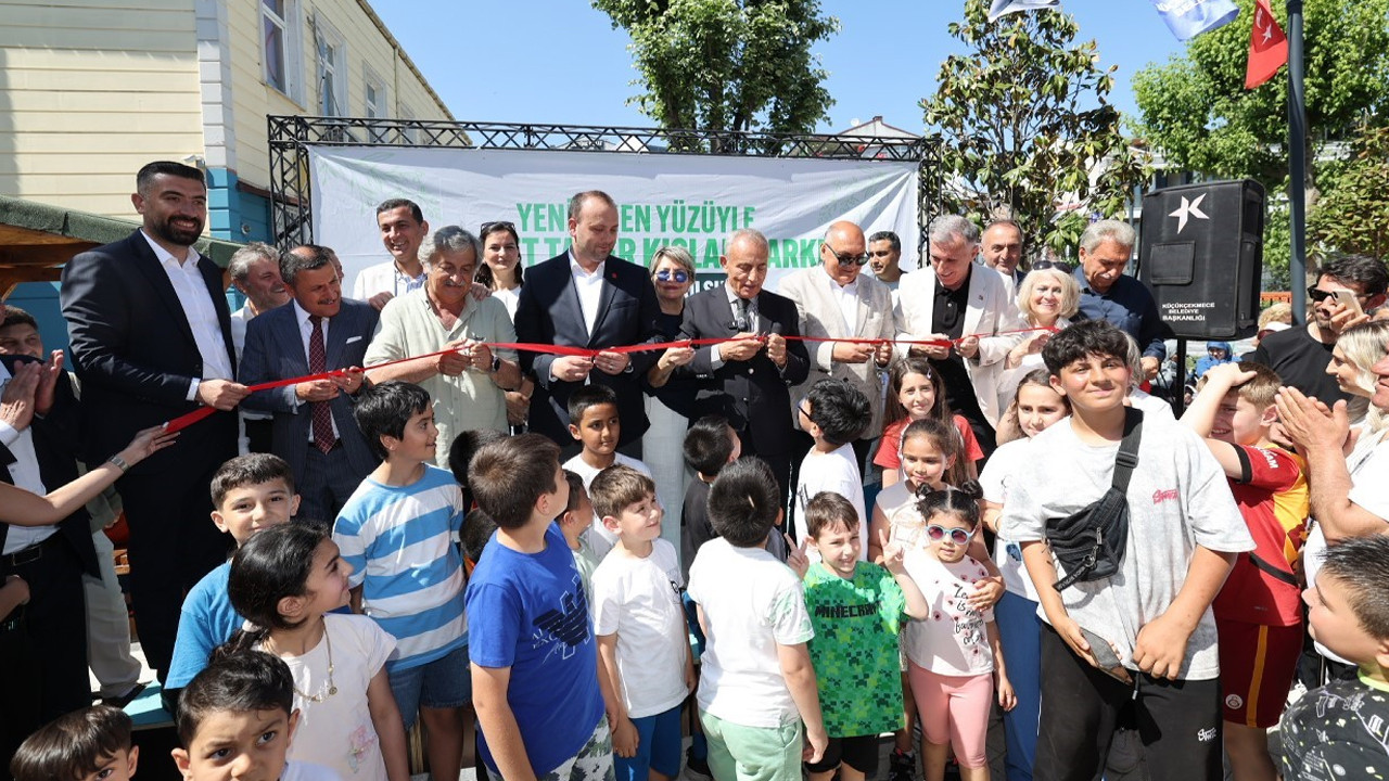 Küçükçekmece'de Ahmet Taner Kışlalı Parkı'nın açılışından genel bir görünüm