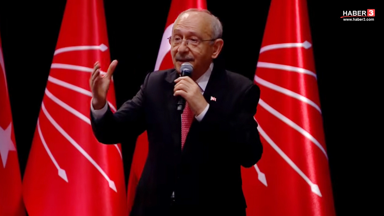 Kemal Kılıçdaroğlu konuşma yaparken
