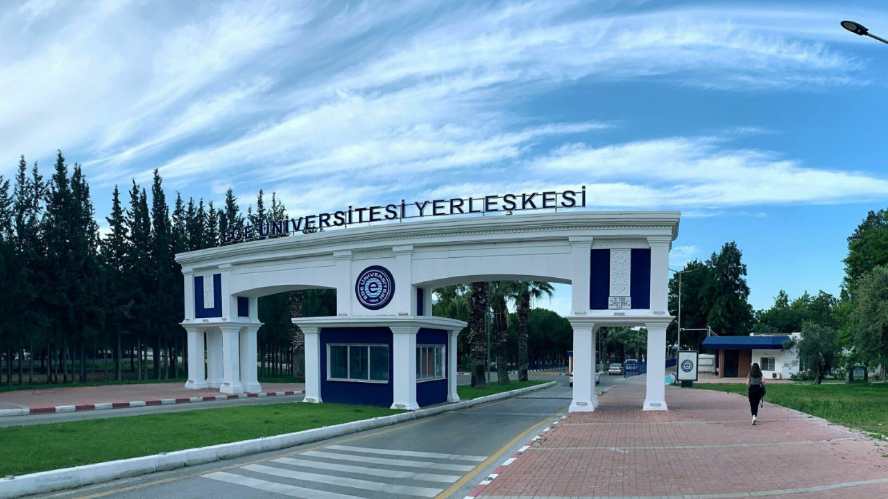 Ege Üniversitesi'nde yolsuzluk soruşturması kapsamında gözaltı kararı.