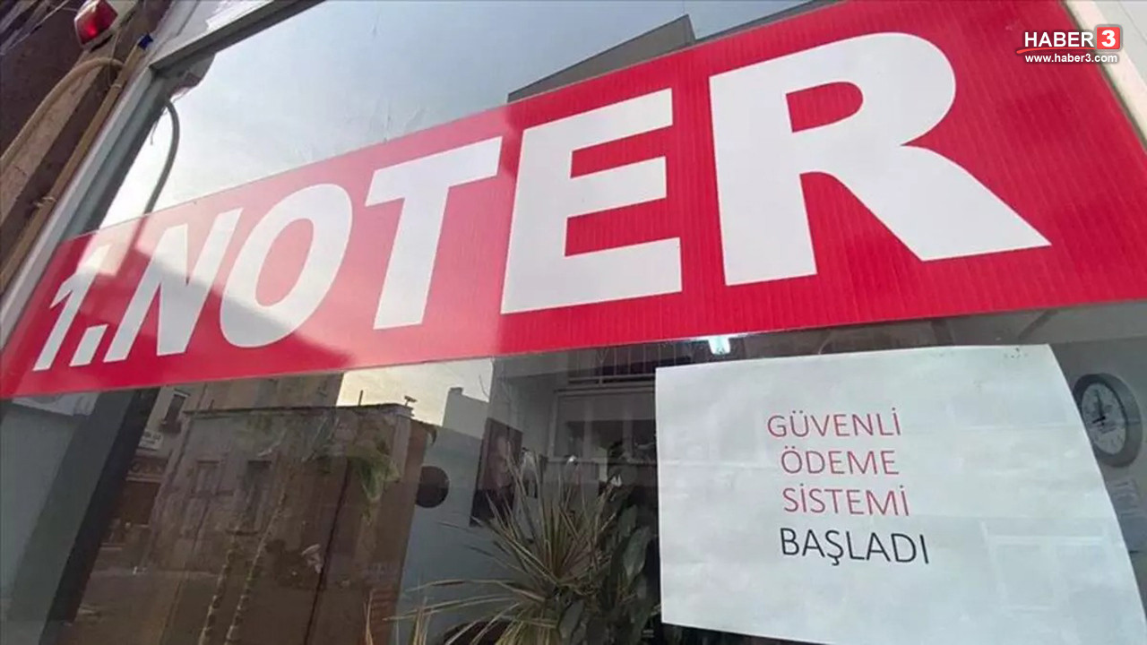 Bir kişinin telefonla konuşurken endişeli bir yüz ifadesi olduğu görsel.