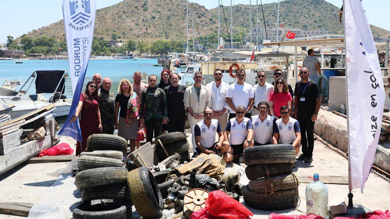 Bodrum Akyarlar'da deniz dibi temizliği etkinliğinden görüntü.