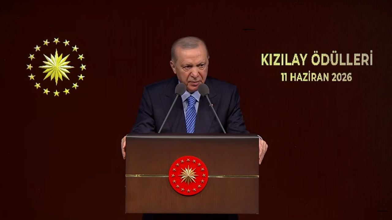 Cumhurbaşkanı Erdoğan konuşma yaparken